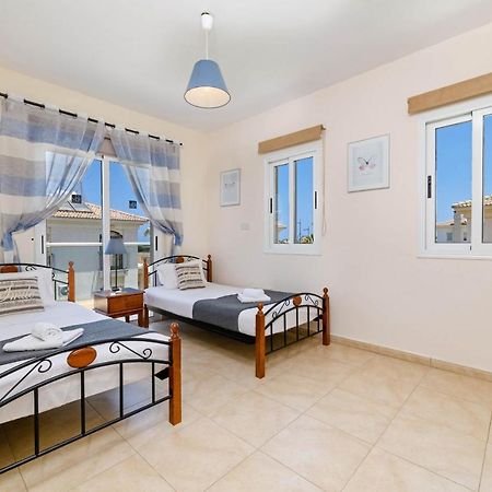 Blue Water Bay Villas Paralimni Exterior photo