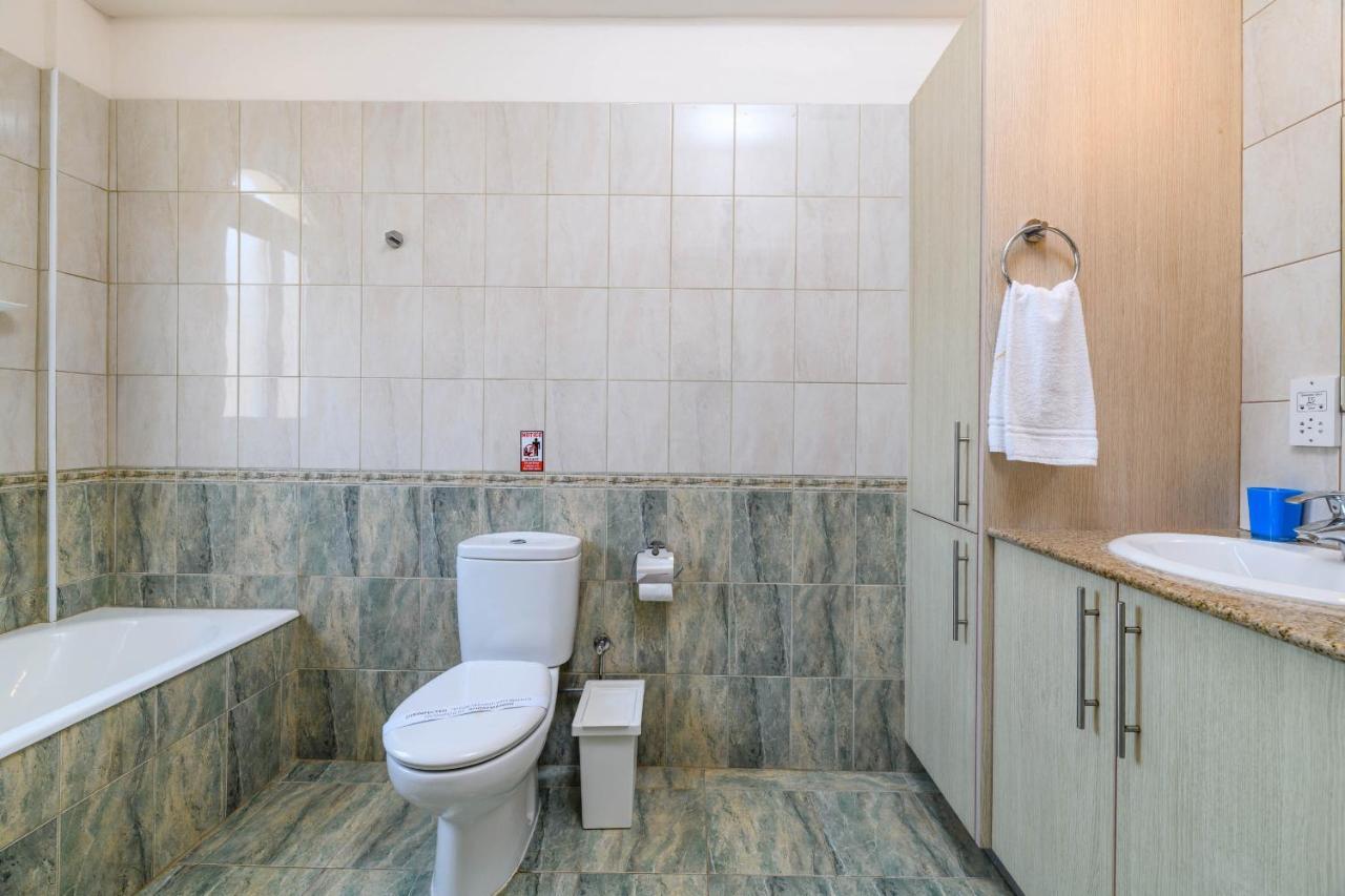 Blue Water Bay Villas Paralimni Exterior photo