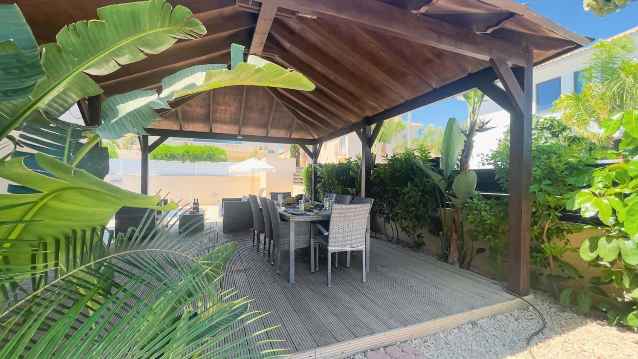 Blue Water Bay Villas Paralimni Exterior photo