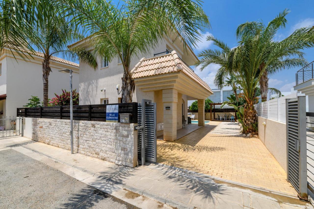 Blue Water Bay Villas Paralimni Exterior photo